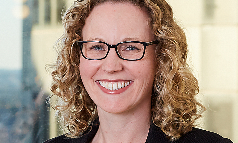 Suzie Riddell headshot