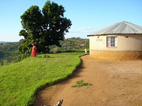 A traditional Zulu house (called a ‘Rondaval’) in the community