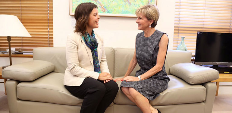 2018 Rotary Peace Fellow Amra Lee meeting with former Foreign Affairs Minister, Julie Bishop, prior to a DFAT-UNHCR deployment to support Syrian refugee children (credit: @JulieBishopMP).