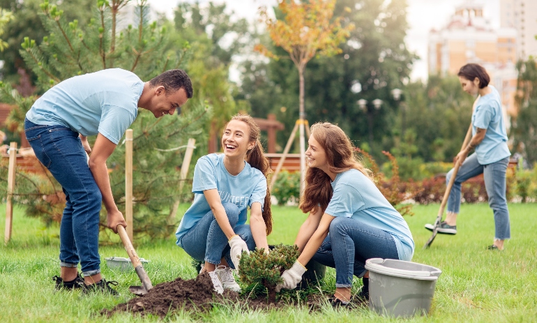 People volunteering outside